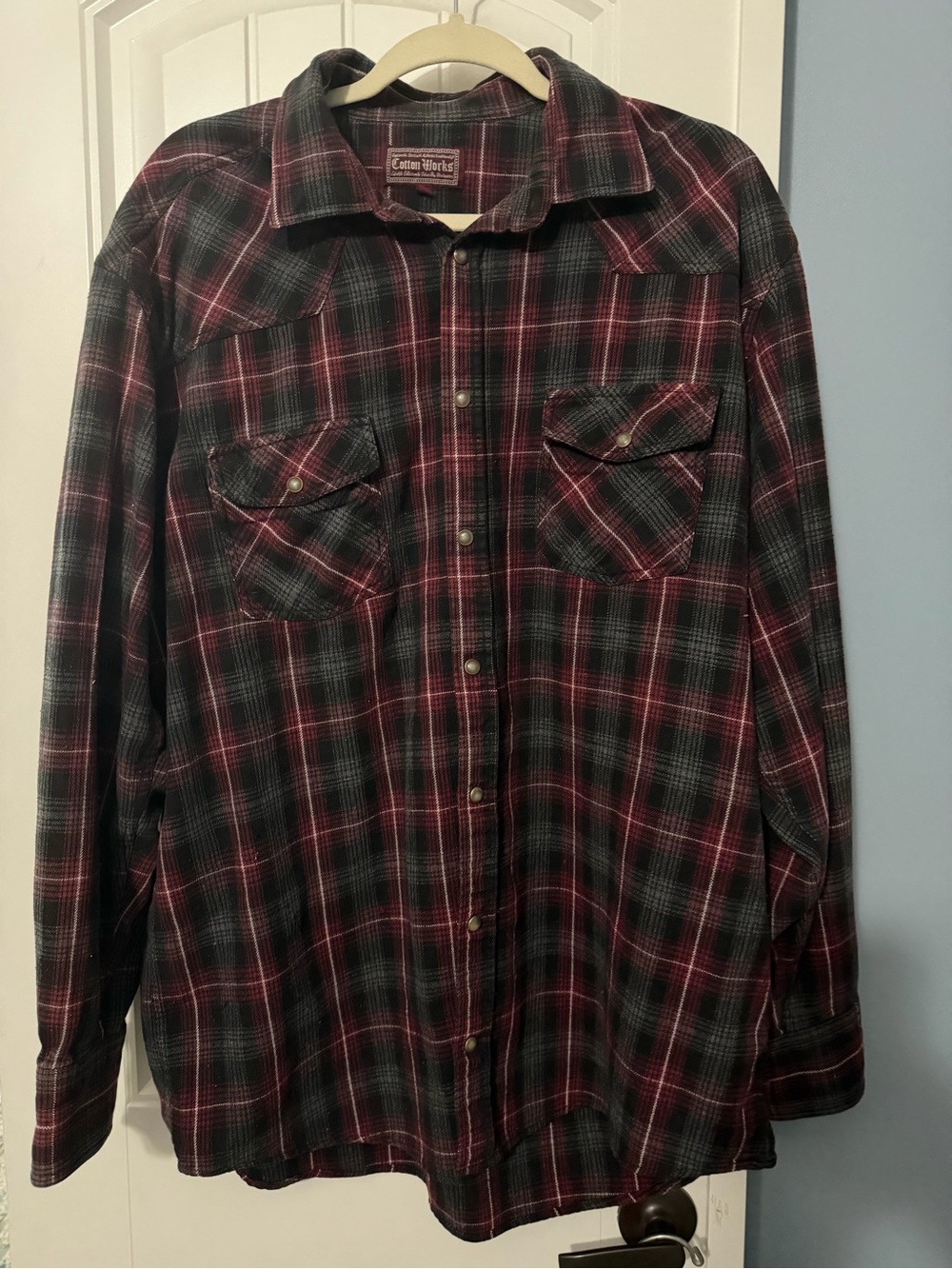 Men's Casual Plaid Button-Down Shirt - Black and Burgundy